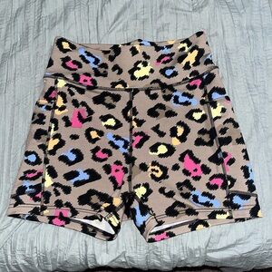 Women’s Pop fit Athletic Colorful Cheetah Print Biker Shorts Short Size Medium